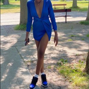 Silk Blue Dress That Can Be Paired With Heels 👠